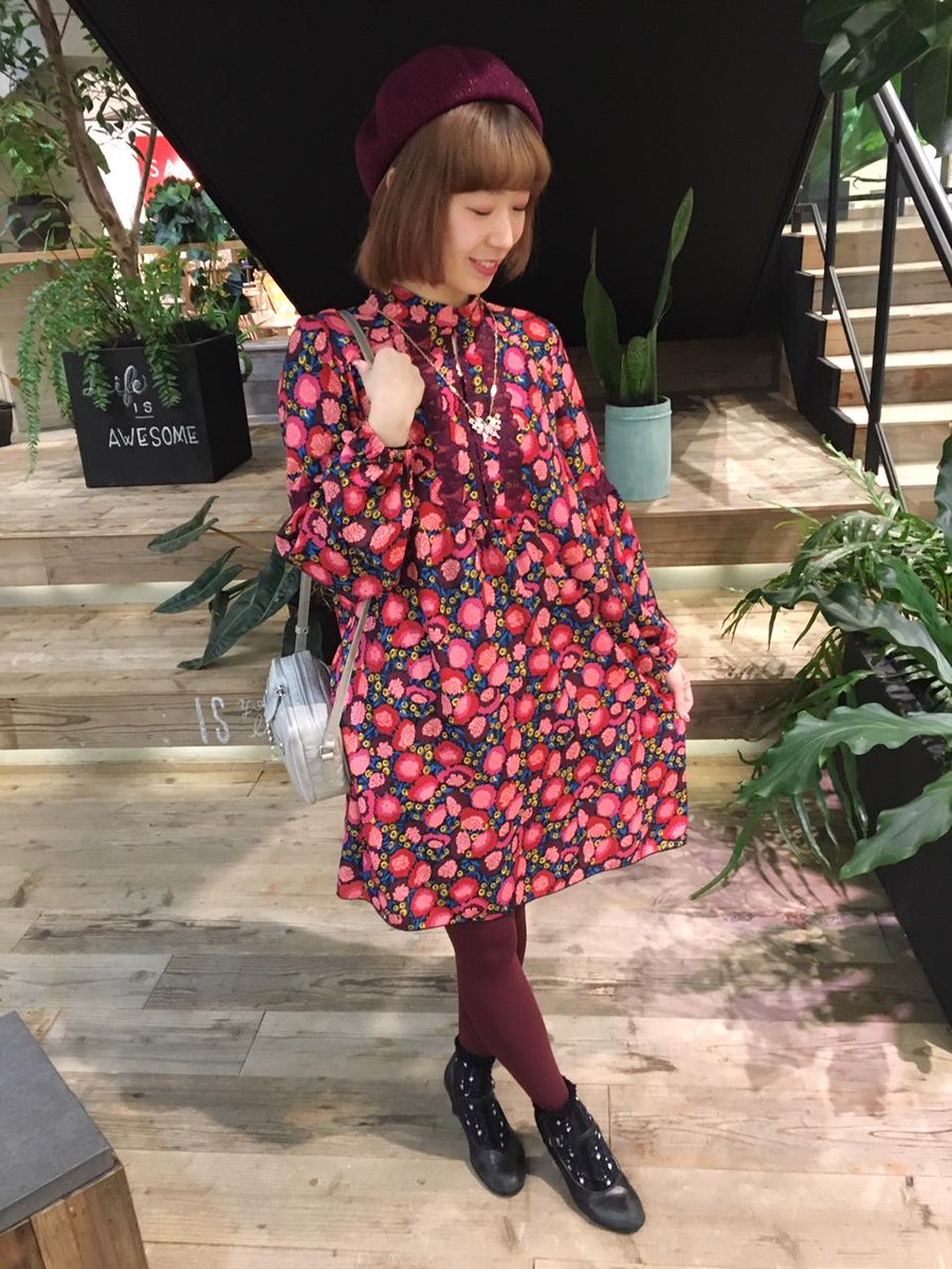 Anna Sui Japan 皆様 こんばんは Anna Sui仙台フォーラス店です カラフルな色合いやハートのレースがかわいいワンピース 小物は明るい色で統一し グッと春らしいコーデに仕上げました