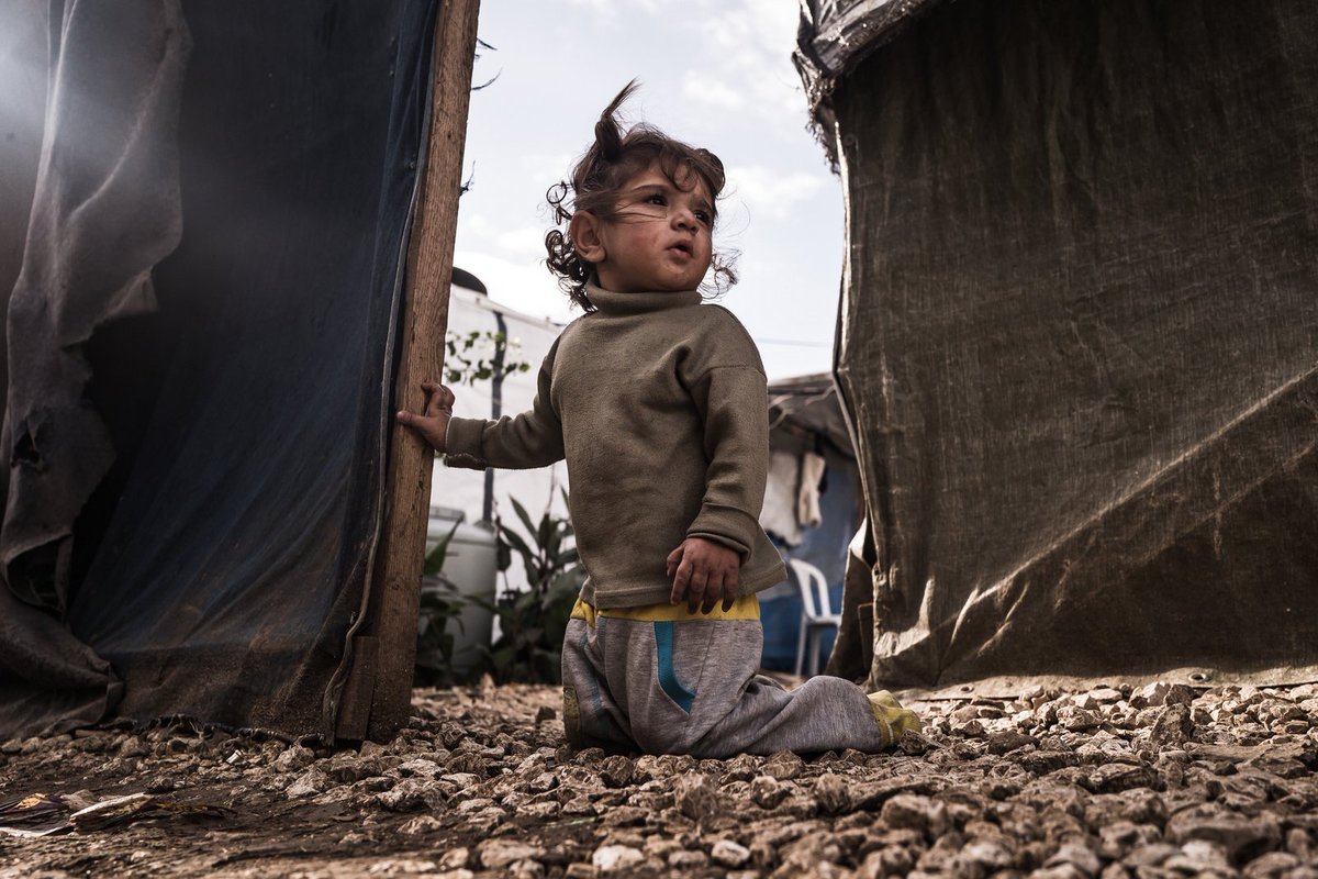 A young girl on a #refugee camp in #Akkar region, #Syria-#Lebanon border. Check out my project 'We are not going back' on @courrierinter diaporama courrierinternational.com/diaporama/port… … …
#refugeeslebanon #everydayrefugees