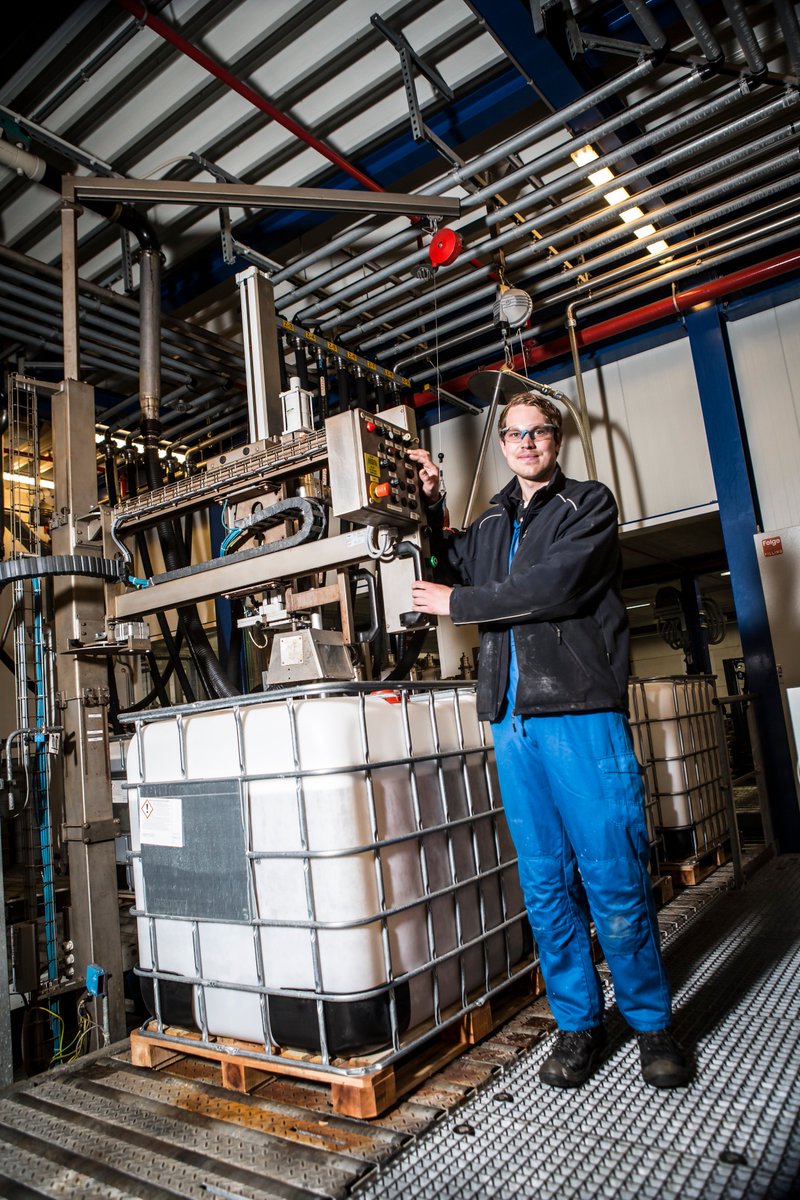 Vivochem's tweet photo. Ben jij op zoek naar een baan met uitzicht op een vast contract? Dan zoeken wij jou! ViVoChem B.V. heeft per direct plaats voor een operator/ magazijnmedewerker. #vacature #almelo 

Meer info en solliciteren: 
https://t.co/gDOojVXqzT https://t.co/g9SW6rJqoB