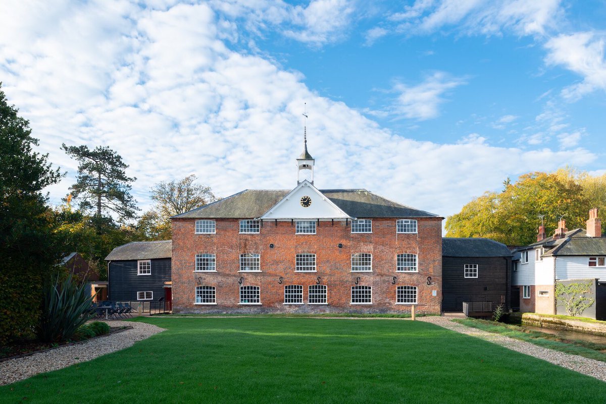 Good to see @whitchurchmill <a href="/Hants_Property/">HCCPropertyServices</a> @HCC_Architects @HCC_Interiors <a href="/HCC_Landscape/">HCC_Landscape</a> on <a href="/e_architect/">e-architect</a> e-architect.co.uk/england/whitch…