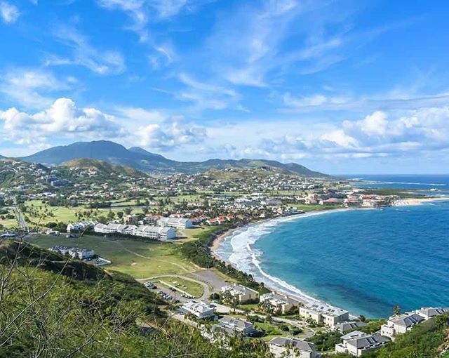 BackstreetNomad's tweet photo. St Kitts from Sir Timothy’s Hill. A tiny island with some pretty special views!
#stkitts #stkittsandnevis #viewfromuphere https://t.co/hkT8rGuZtR https://t.co/BpyW5GqkIj