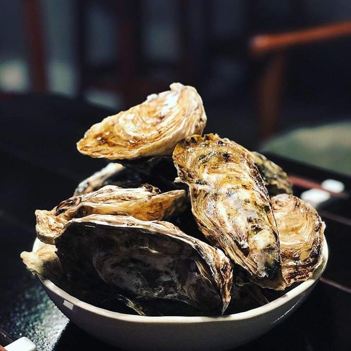 gin_bar_kotetsu's tweet photo. 今日
『壱岐産殻付牡蠣』
焼きor蒸し
￥300
あるよー🎵

#日本 #佐賀 #伊万里 #伊万里食堂 #伊万里bar #伊万里居酒屋 #伊万里お万菜 #伊万里ディナー #伊万里小料理 #imaribar #伊万里dinner #伊万里グルメ #japan #saga #imari #bar #深夜食堂 #孤独のグルメ @gin_bar_kotetsu https://t.co/TkjQWjMSpC