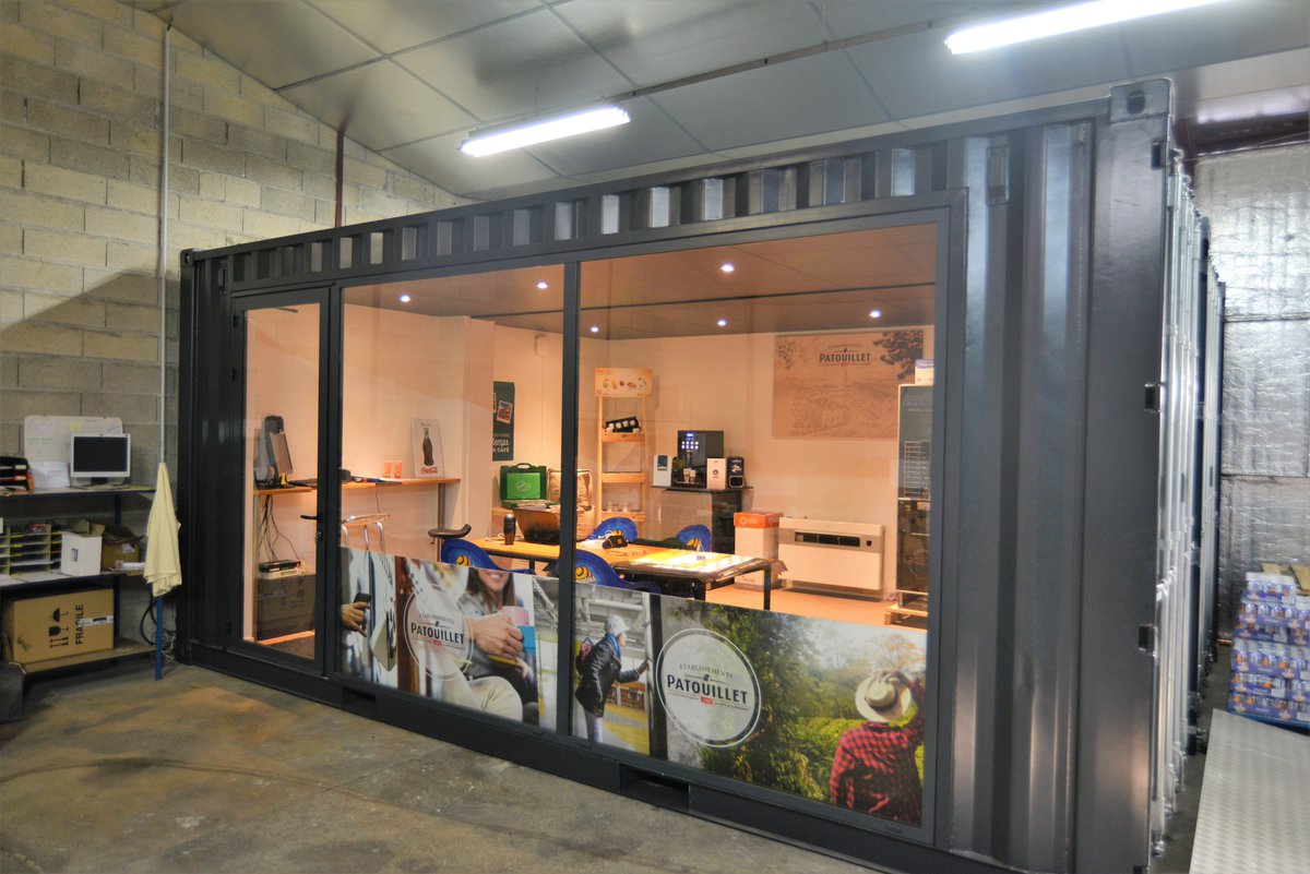 CapsaContainer's tweet image. 🍪🍭 Les Etablissements Patouillet s&apos;équipent d&apos;un nouvel espace showroom/bureau indoor ! Plus d&apos;infos : bit.ly/2Xa5bQO #capsaiscool #construction #modulaire #containerbureau #bureaucontainer