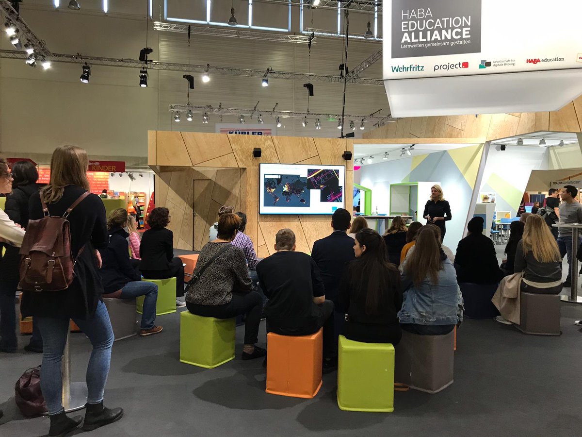 Kommen Sie an unseren Stand (Halle 9.1) auf der #didacta2019. Heute gibt Frau Prof. Dr. Schmeinck Anregungen für den Unterricht mit digitalen Medien. Nutzen Sie die Gelegenheit als kleine #Lehrerfortbildung! #Twitterlehrerzimmer #Bayernedu #nrwedu <a href="/gfdb_schooltab/">Gesellschaft für digitale Bildung mbH</a>