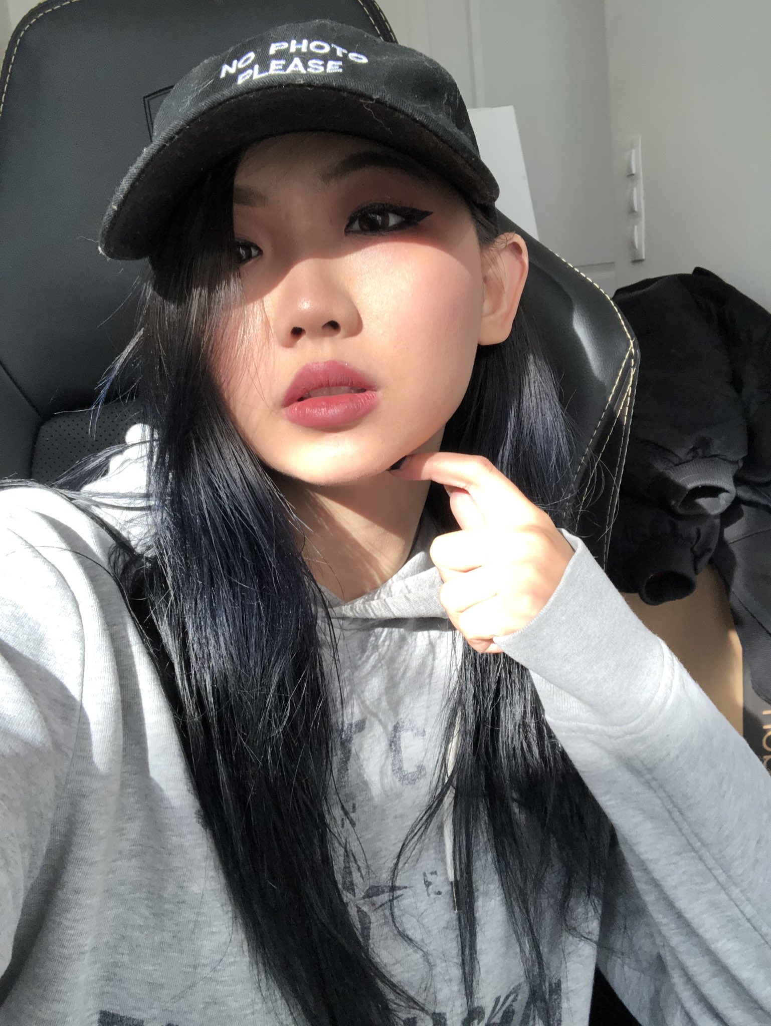 tw-pornstars-harriet-sugarcookie-twitter-hair-went-back-to-black