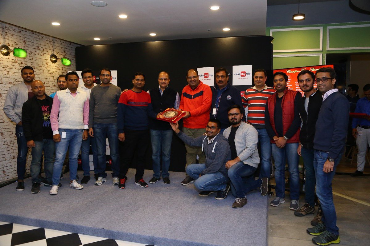 (1/2) Reward &amp; Recognition ceremony for Technology and User Experience Team
Gaurav Gupta, Standup comedian adds some fun and laughter to the rewards followed by a crazy beer bash !!
#TechCultureAtMMT #makemytrip #rewardsandrecognition  #gauravgupta #standupcomedy