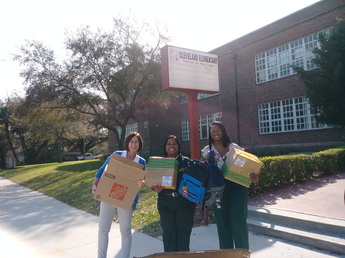 dirtyred1016's tweet photo. @hcpsschoolbus Congratulations to Cleveland Elementary School we really appreciate your dedication to inspiring our students to achieve. https://t.co/JQQuGzn44Q
