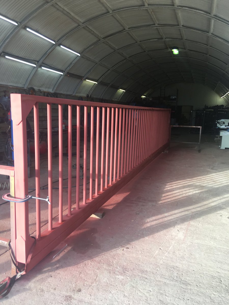 dan_fabb's tweet photo. A new gate for the yard https://t.co/DKEC8KXY6Z