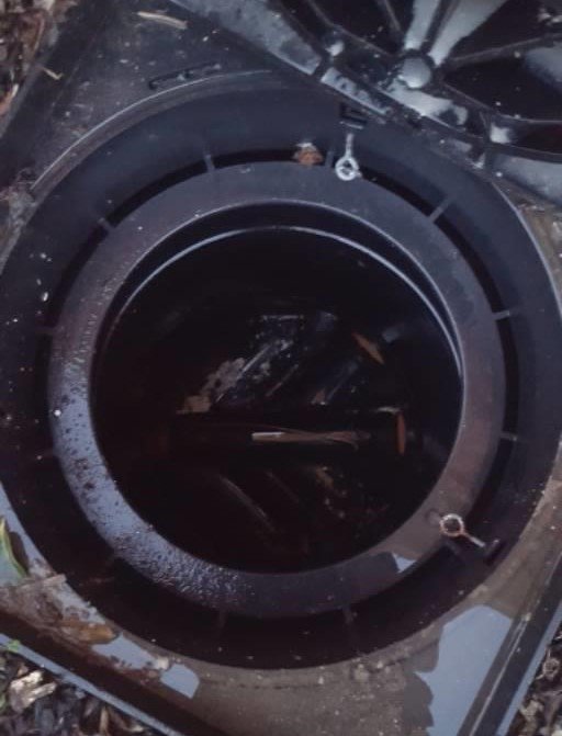 #fat and #grease causing #blockage issues. Our engineers worked hard to clear, leaving full flow. 
bit.ly/2WlpZnR #blocked #drain