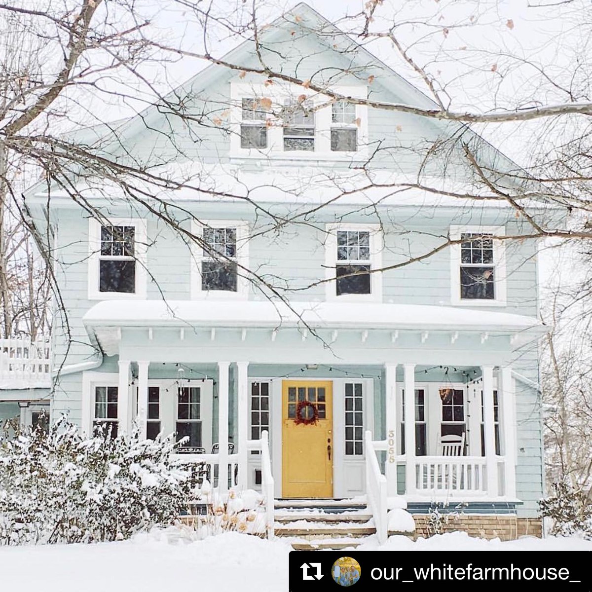 It’s amazing how good a house can look when you maintain it. A little care - even for the small stuff - can do wonders for its value. RG: @our_whitefarmhouse_ 
#luxuryhomes #luxurylifestyle #homerenovation #realestate #realtor #homerepair #curbappeal #farmhouse