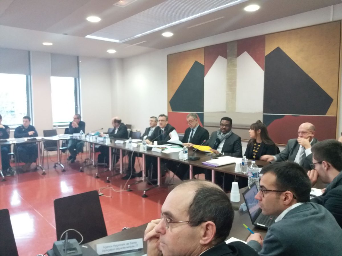 Prefet77's tweet photo. Le sous-préfet de Torcy Gérard Branly #SPTorcy et le sous-préfet du Raincy président la commission de suivi de site du fort de #Vaujours puis la commission locale de concertation et de suivi des carrières de gypse exploitées par #Placoplatre. #DRIEE77 https://t.co/FBx8pxYWhX
