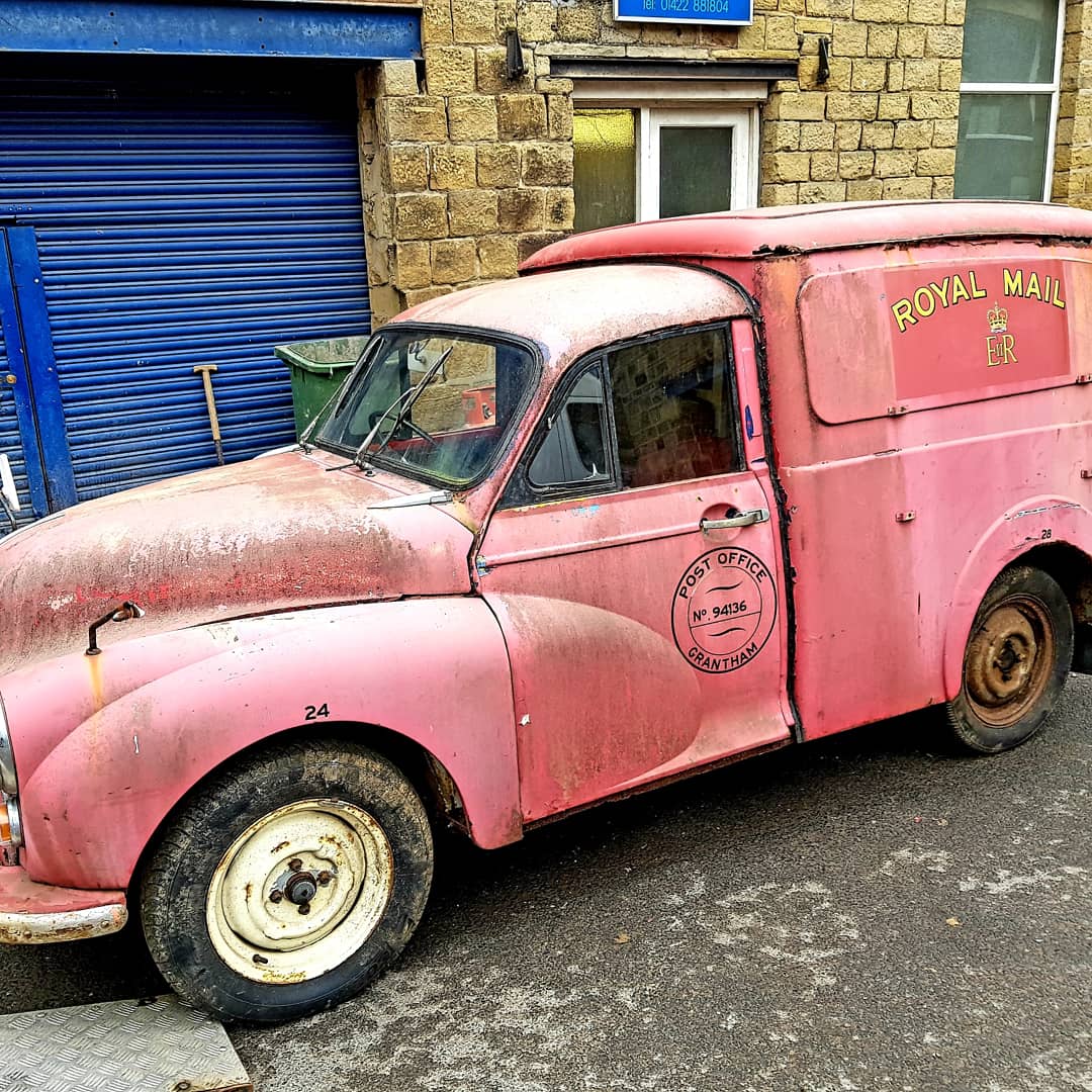 morris minor royal mail van