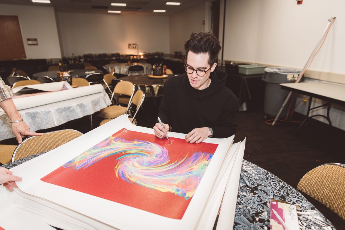 PanicAtTheDisco's tweet image. Spreading the ❤️ w/ ltd edition @Soundwaves_Art prints, created by digitally manipulating, shaping &amp;amp; coloring the sound waves of High Hopes + I Write Sins Not Tragedies. bit.ly/2V1dAE2
