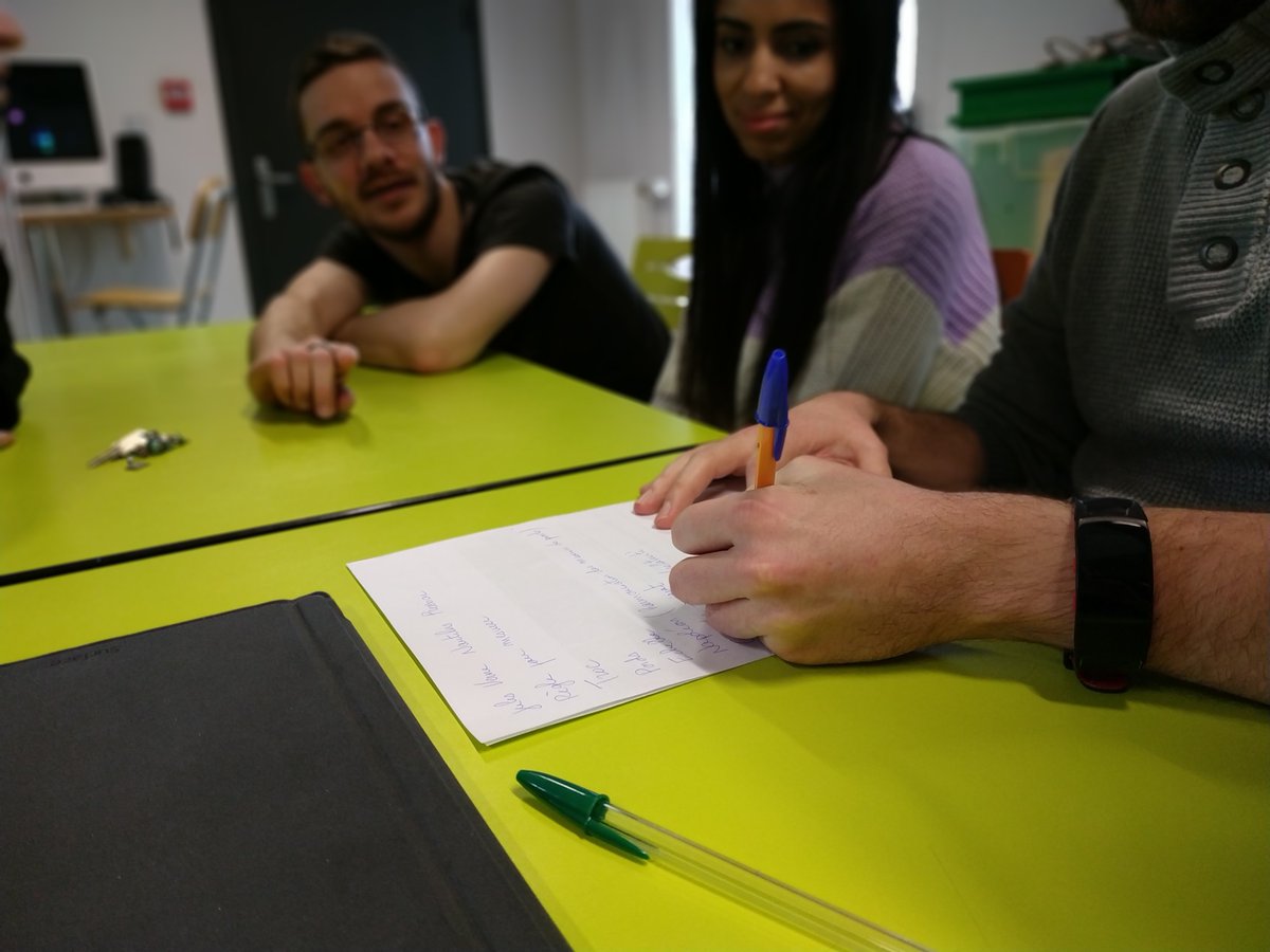AtelierAPIS's tweet photo. Lundi dernier, en parallèle de celle de l'@Exploradome, l'équipe d'@atelierAPIS faisait un point d'étape et brainstormait autour du projet #SciencesNomades réalisé grâce au soutien de la @FondationSNCF ! https://t.co/TLl2TAH5YE