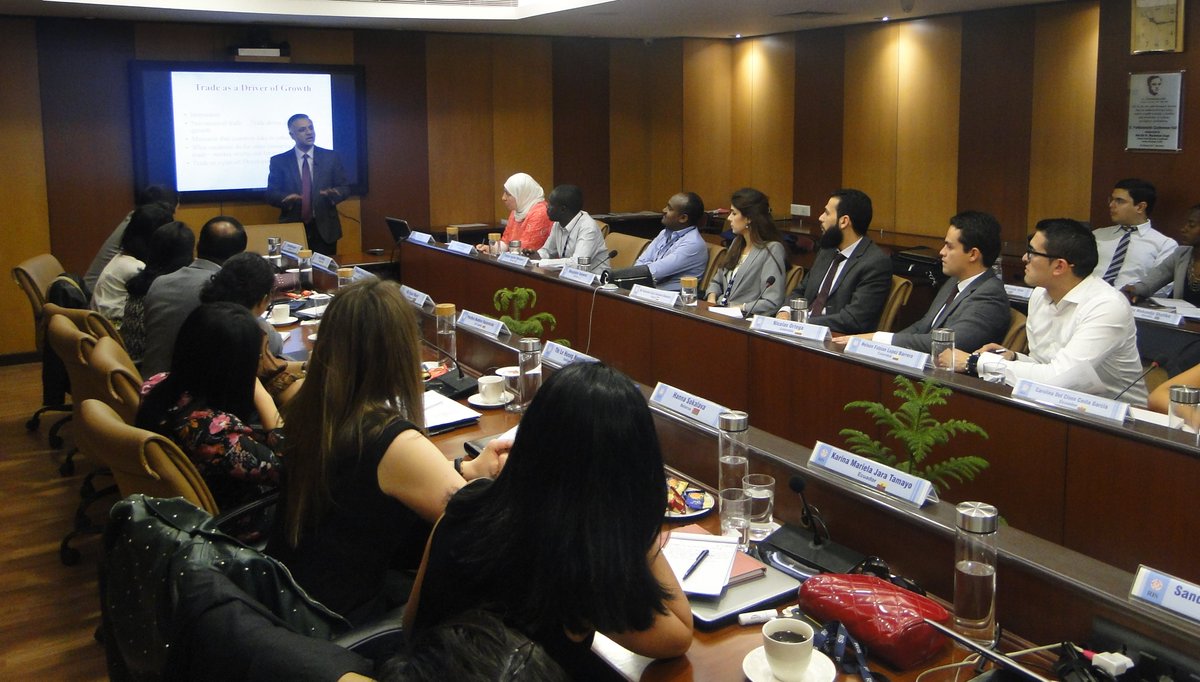 RIS_NewDelhi's tweet image. Week 2: Day 2:  Prof. @Sachin_Chat, DG, @RIS_NewDelhi  speaking on #Trade as a #DevelopmentTool with @ITECnetwork #IEIDP2019 participants  @JS_ITEC  @sabya_saha @shaw_prativa #trade #policy #developingcountries