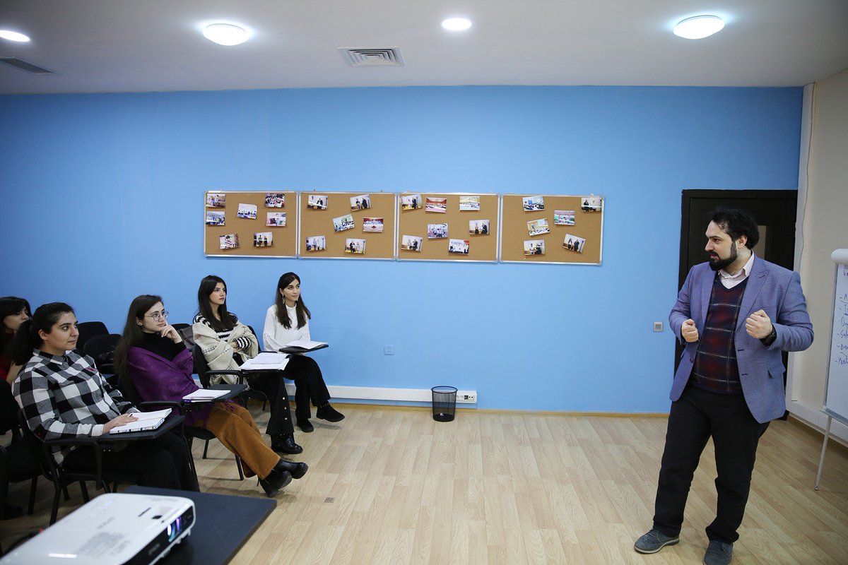 VeyselogluGroup's tweet photo. “Veysəloğlu İlk Addım-2” təcrübə proqramının iştirakçılarına rəhbər şəxslər tərəfindən təlimlərin verilməsinə başlanılıb
Ətraflı: https://t.co/8PM7aSwFt6
#veyseloglu #veysəloğlu https://t.co/kvpsUcBvIS