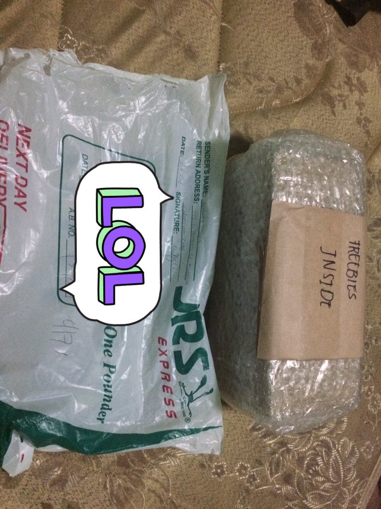 seaithsvtcrt's tweet photo. It's here OMG!! Thank you so much @HOROLOLOMARTPH you just made my day!!!! So so happy to have my own Carat Bong😭🥰 To my sister @BitterMelon_11 Thank you again for this wonderful gift😭😭 #HMPFeedbacks https://t.co/XRxemRL8Nb