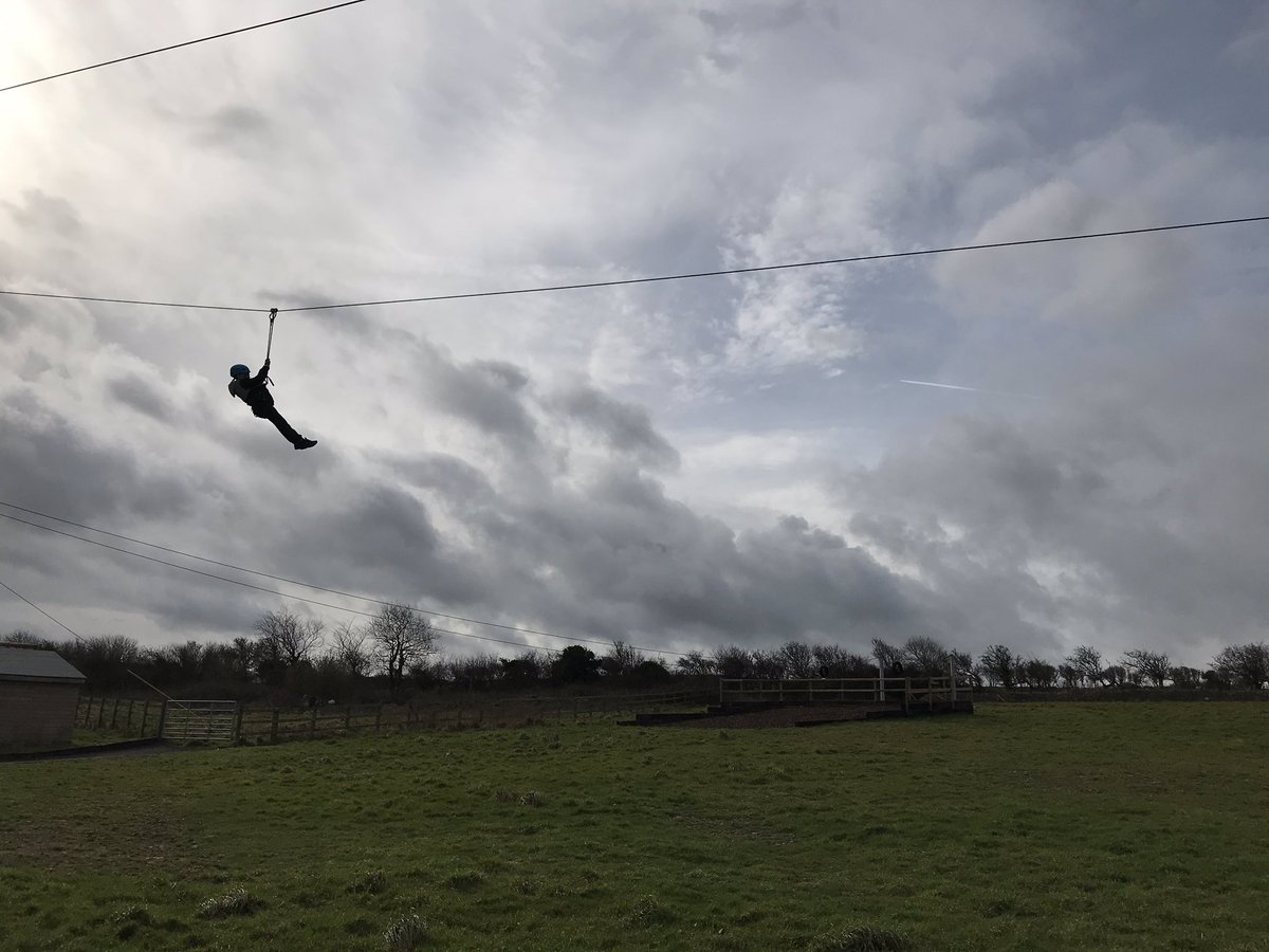 YBB_Year4's tweet image. 4 We pushed ourselves a little more with the zip line 💪🏼 #superhigh #superfast #superbrave
