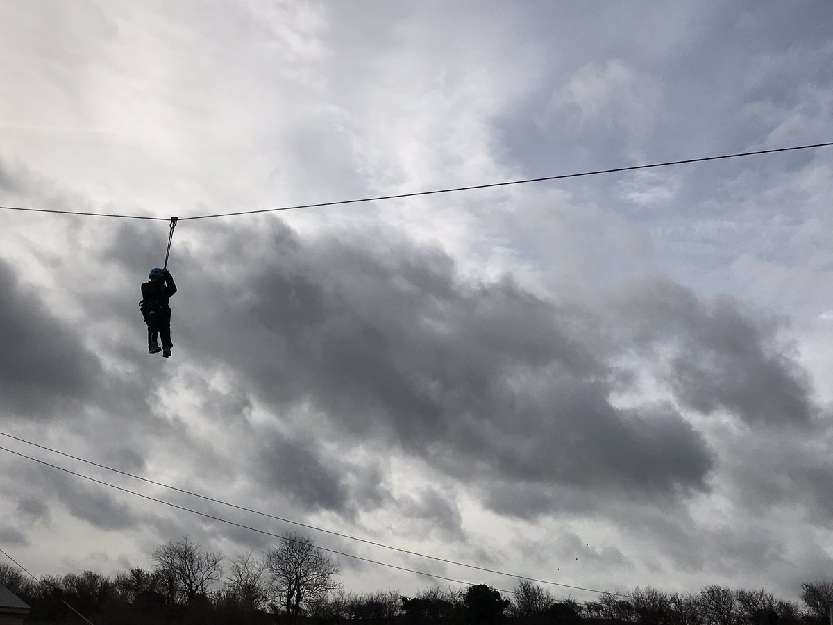 YBB_Year4's tweet image. 4 We pushed ourselves a little more with the zip line 💪🏼 #superhigh #superfast #superbrave