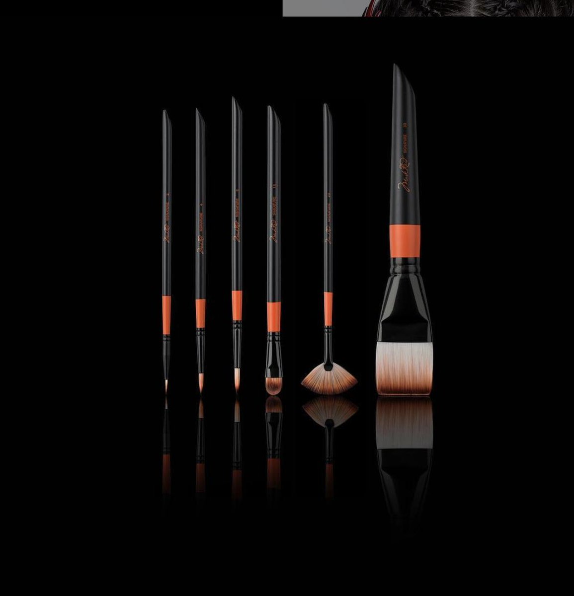 mehronmakeup's tweet image. The angled end of the handle of each Mark Reid Signature Brush was designed to precisely shift away any unwanted strands of hair and/or other items off of the canvas without smudging the design with fingers. Available in a variety of styles and sizes. #bodypainting #makeupbrushes