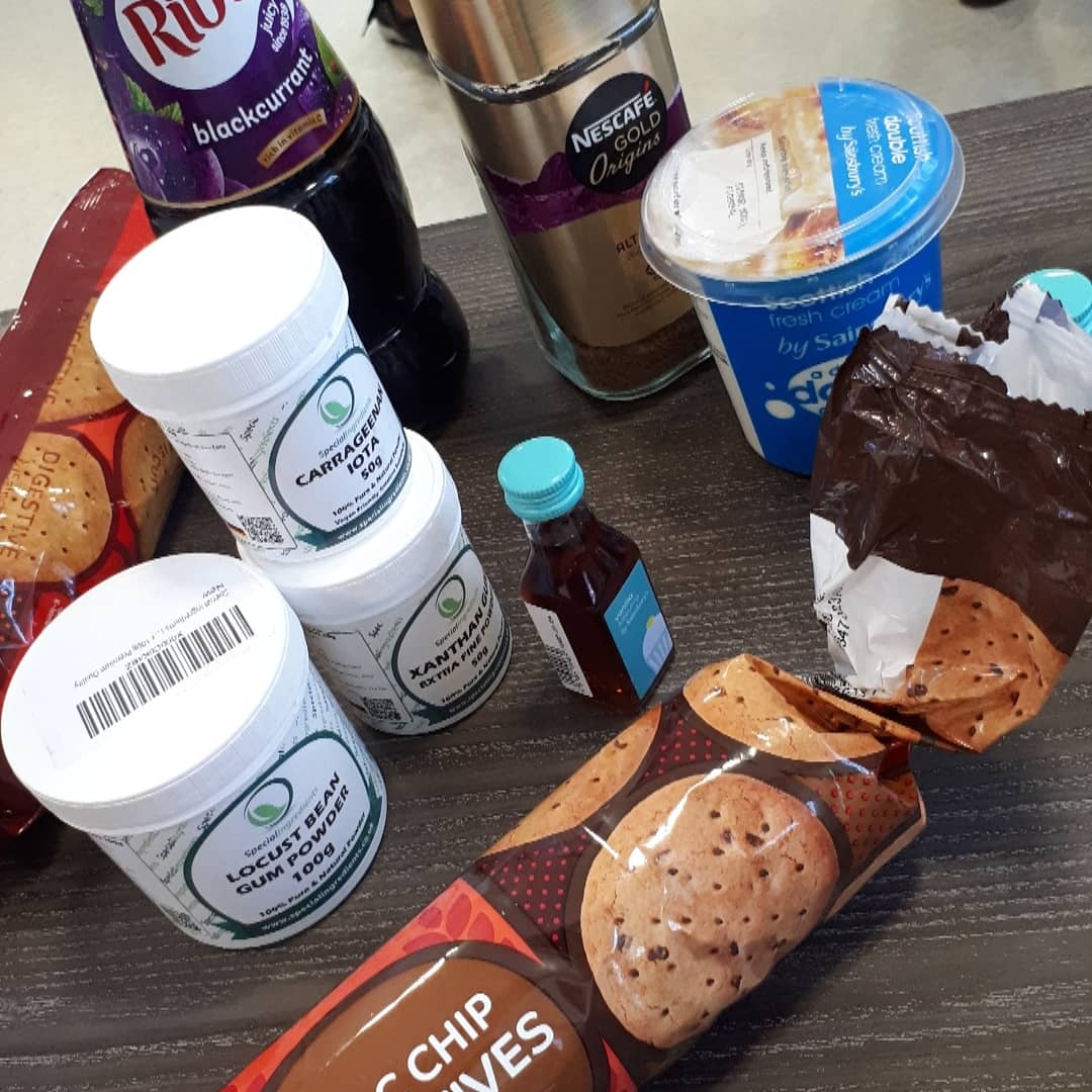 UoE_FCL's tweet image. Cooking up a Storm ⛈️🍳

Some awesome recipes being crafted down at Hudson Beare today 📍!

Dry-Ice produced Coffee Ice-Cream? Yes please 👏🏻🍨

#FCL19