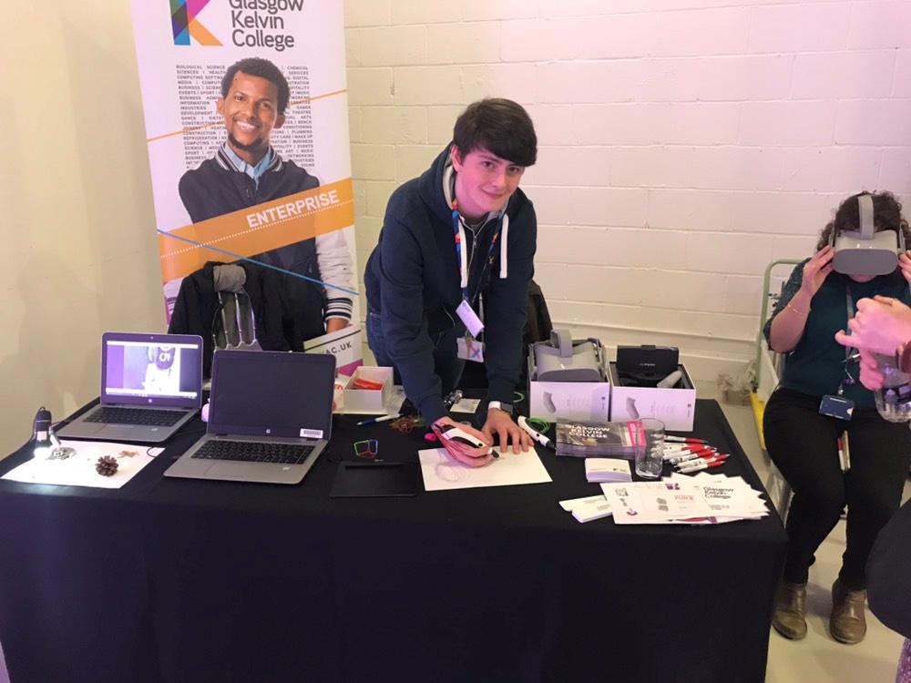 GKCollege's tweet image. Another couple of snaps from the taster workshop this morning at Education Scotland’s STEM CLD event 
@EducationScot @YouthLinkScot @gsc1 #STEMCLD #digitalyouthwork