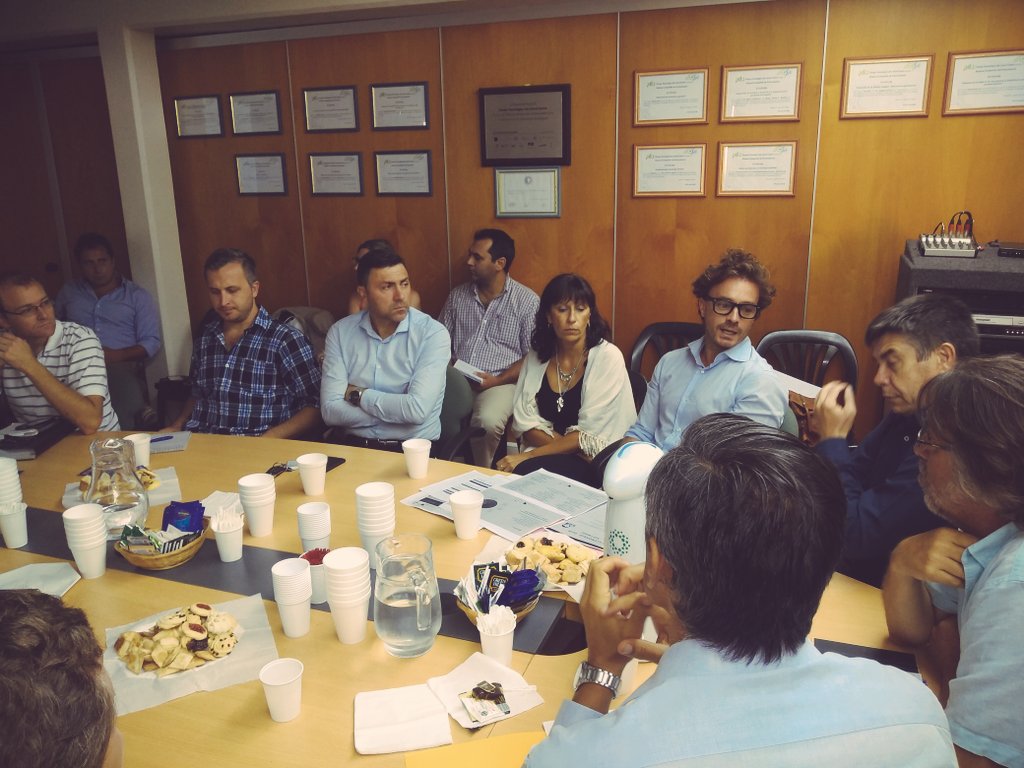 PTLCSAPEM's tweet photo. #PTLC
Ahora Lucas Candioti de @SantaFeGlobal hace la presentación de los eventos y ferias previstos para #2019
@aceleralitoral @tursinimedia @Alytix_Biotech #ingeap @Lipomize @Zoovetargentina @AcronexOficial #azchrum @VinculacionUNL @CienciaSantaFe @CONICETDialoga @SantaFeCiudad https://t.co/Ra6PrBgCw6