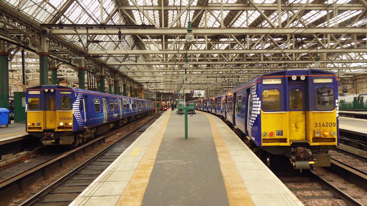 Barberstig's tweet image. Almost at the end of the line.... @ScotRail #class314 #ukrailscene #ukrailways