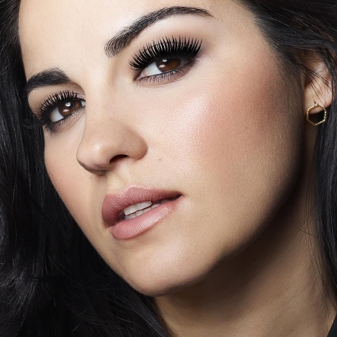 ★𝓜𝓪𝓲𝓽𝓮 𝓟𝓮𝓻𝓻𝓸𝓷𝓲★ para <a href="/LBelOnline/">L'Bel</a> ✨🌹 bella