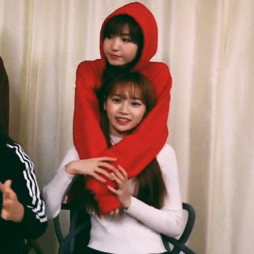 2kimspace's tweet photo. uwu 😍

#아이즈원 #김채원 #히토미
#chaewon #hitomi https://t.co/tSlw9kNeRn