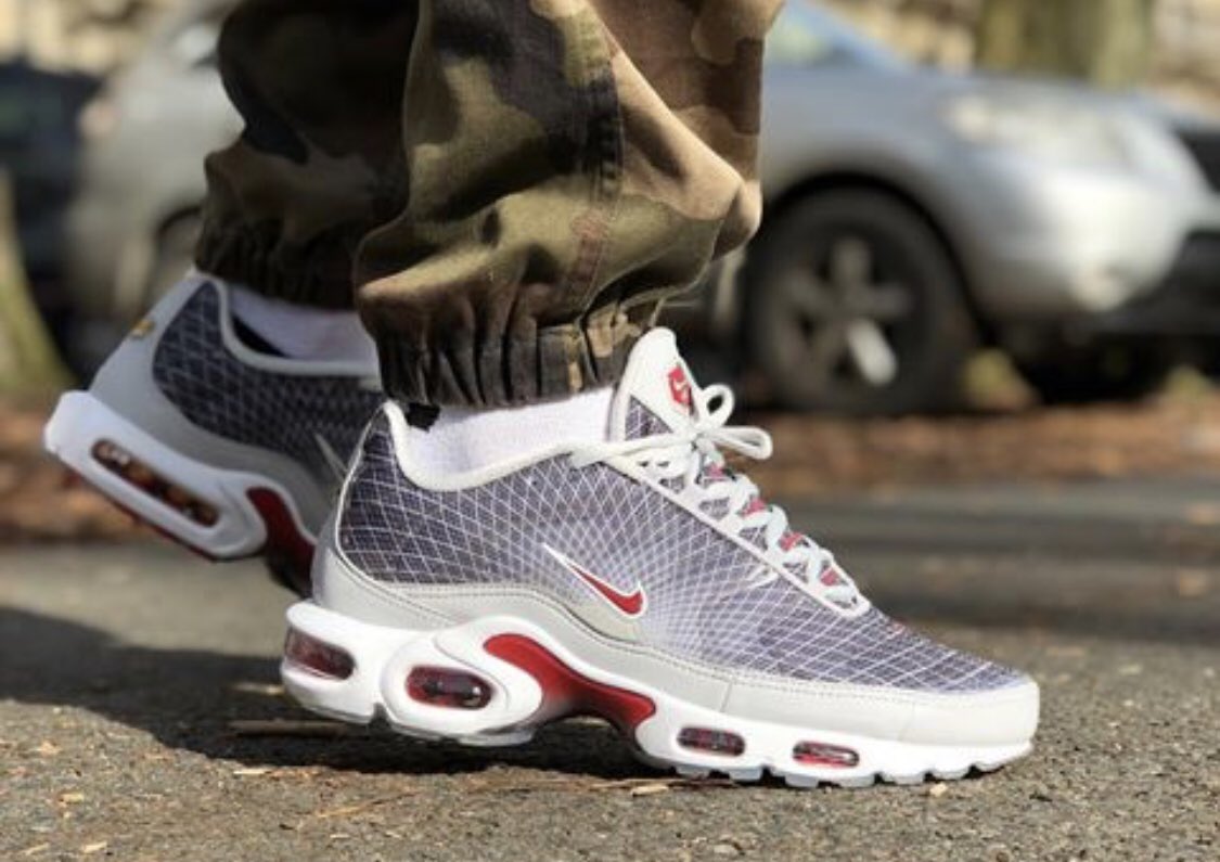 nike air max plus og neutral grey