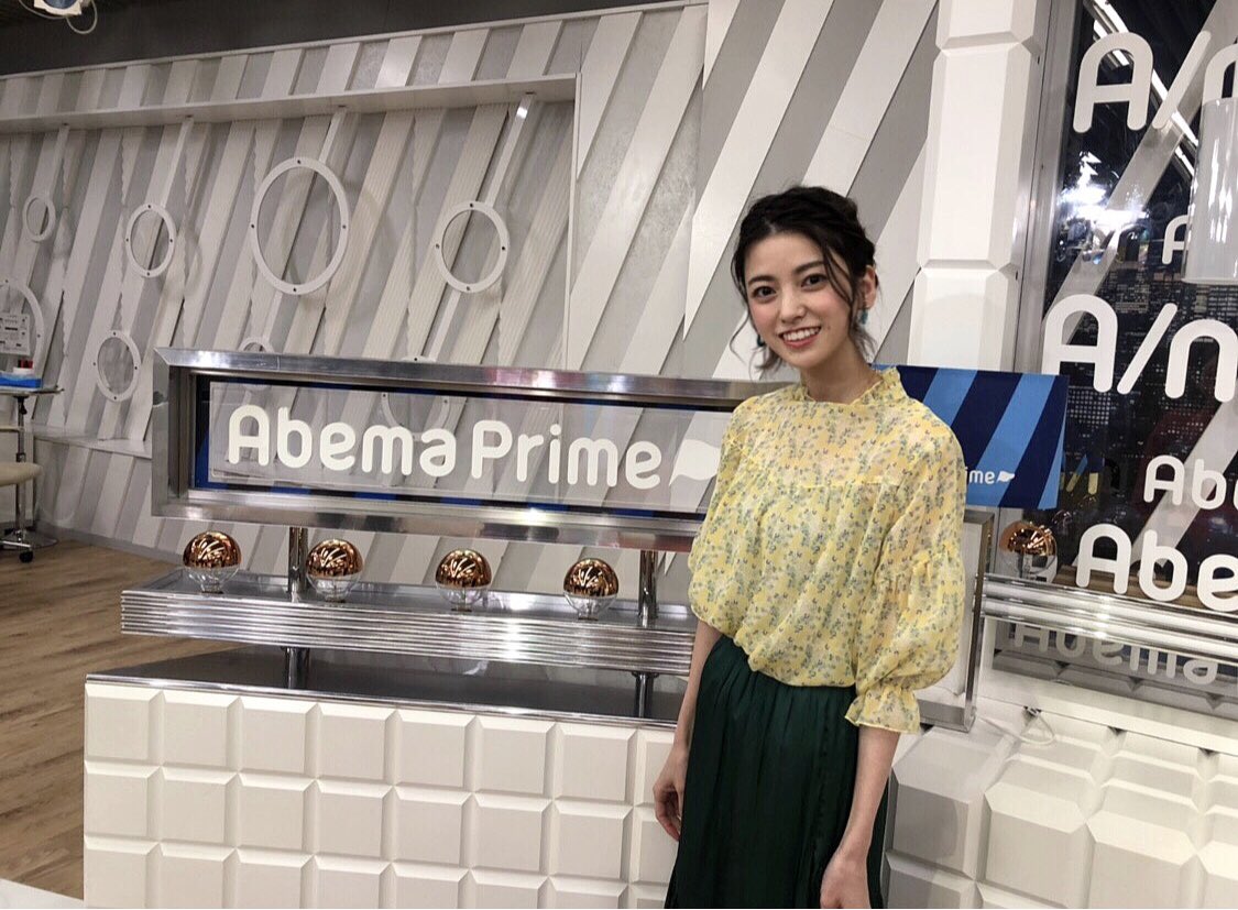 riho_shinbo0714's tweet photo. 先日、#アベプラ を見てくださった皆さんありがとうございました💓
スポーツコーナーでは、プロ野球キャンプを別目線で👀笑
これからも違う角度で突き進みます☺️
衣装は春らしく黄色と緑で✨👗🌼
blouse #agplus
skirt #JFERRY
pumps #RandEREROSSENCE https://t.co/ytUlv6VtF5