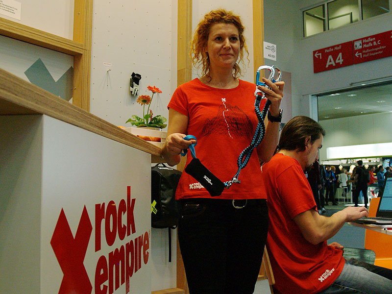 #ISPO 2019: Rock Empire zeigt das innovative Klettersteigset Dynatwist mit Zusatzring für einen stabilen Rastpunkt während einer Klettersteig-Tour. kletterarena.info/lb_ispo2019.php
#klettern #klettersteig #viaferrata #berge #bergtour #mountains
#rockempire #climbing