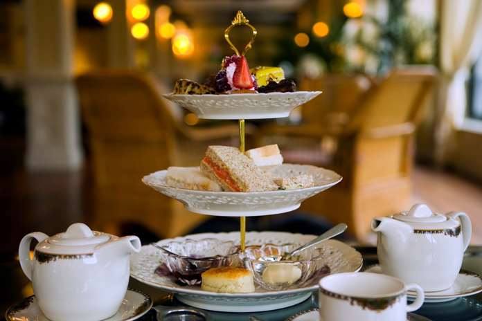 HallmarkHotels's tweet photo. This year Mother’s Day falls on Sunday 31st March and here at Hallmark Hotels we’re full of ideas to help you celebrate that special lady in your life! Maybe she'd like a relaxing spa weekend, delicious afternoon tea, or a shopping spree? Read more: https://t.co/SpYlNii8R3 https://t.co/ejf0pQN1Af