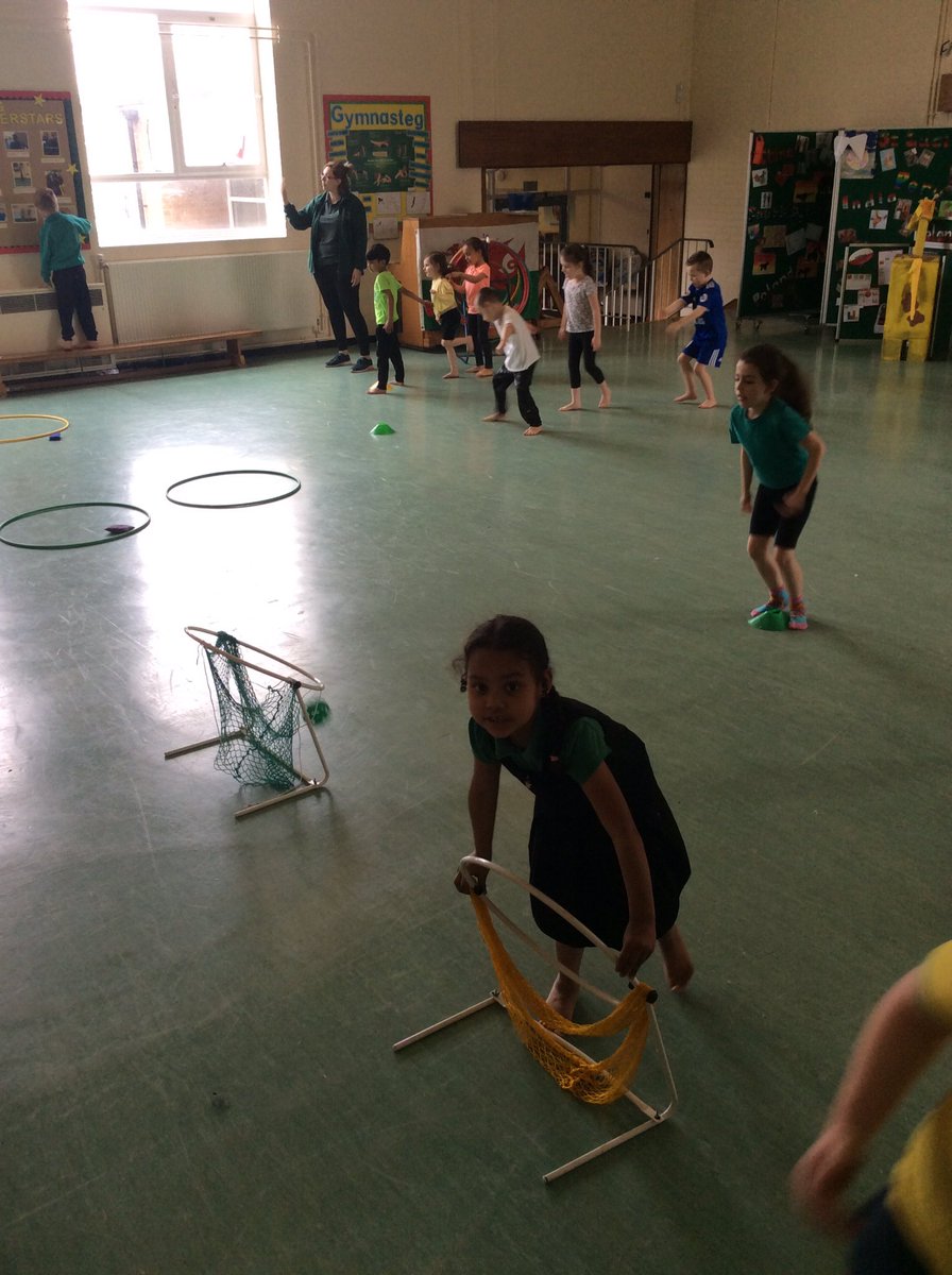 Springwood_Prm's tweet image. Practicing our throwing skills in #springpembroke, #springpe.