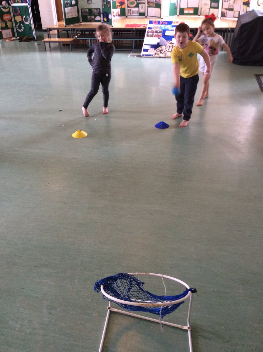 Springwood_Prm's tweet image. Practicing our throwing skills in #springpembroke, #springpe.