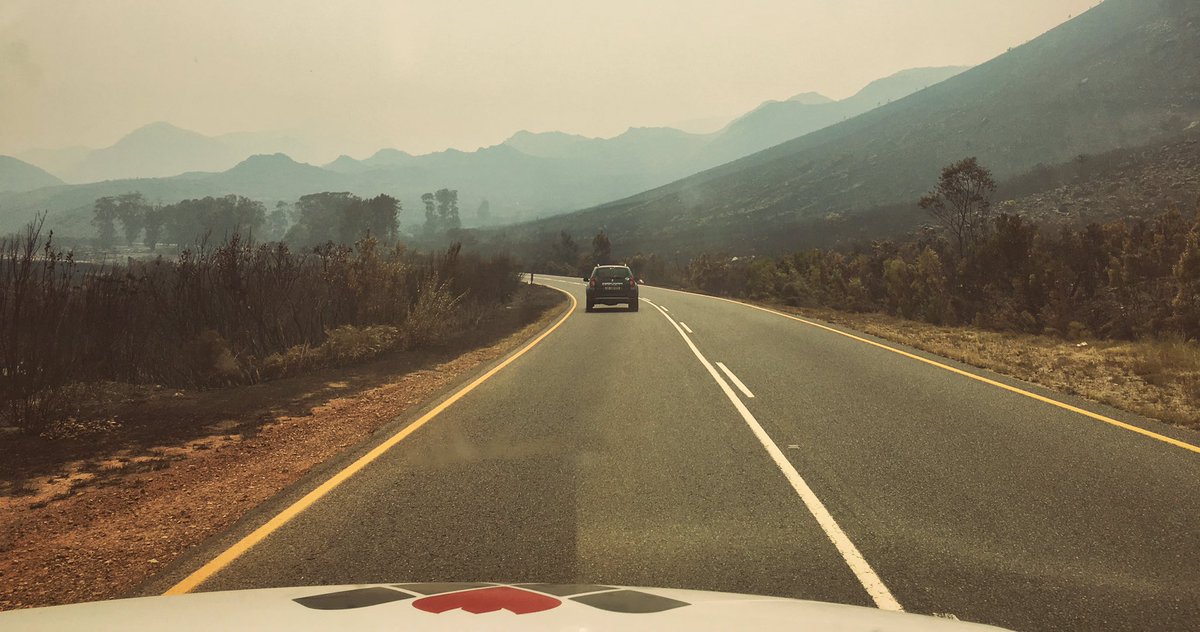 Vulcan_VRS's tweet photo. Today we found ourselves speaking to @Sullphotography at the #MooiwaterFire #Franschhoek about wildfire behaviour &amp; what ground crew face on these very tough fire lines #FireIsEveryonesFight #WildfireReady @vwsfires @wo_fire @WfpaF @Smile904FM @CapeTalk @FireReadyZA https://t.co/M8Ih8yd7Y1