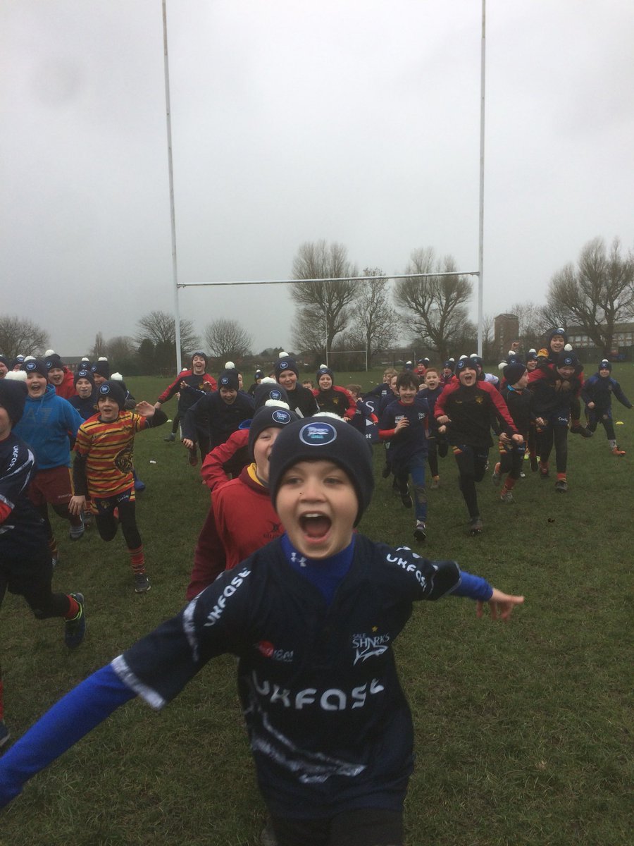 SaleSharksFdn's tweet photo. Day 2 of @SaleSharksRugby Camp @BuryrufcJuniors @Buryrufc
Starting the afternoon with their #SharksDNA hats & t-shirts
#DevelopingTheSharksDNA https://t.co/la40UeWoB7