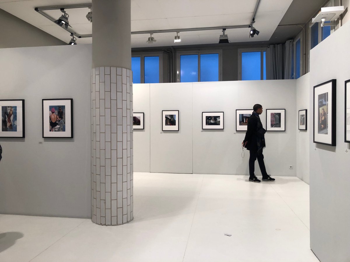 Aldwindot_kong's tweet photo. Exposition #VivianMaier aux @Les_Douches . Le sublime travail d'une photographe restée dans l'ombre sa vie durant. Une grande émotion. https://t.co/ePzJJUIVww