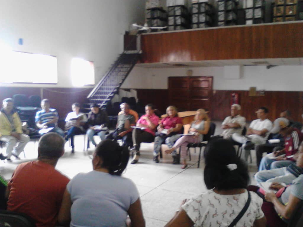 clap_clg23's tweet image. Mesa de energía de la parroquia El Paraíso en el Incret con los consejos comunales #comunaonada #TrumpManosFueraDeVenezuela  @Oficial_C_Clap @NicolasMaduro