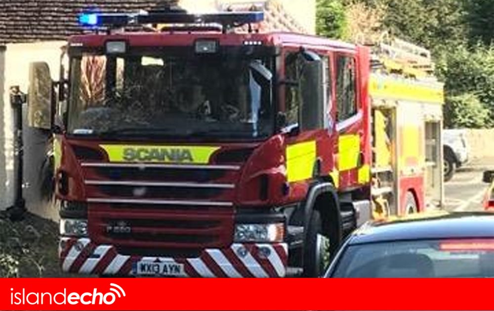 islandecho's tweet image. CHIMNEY FIRE AT THE NEW INN IN SHALFLEET - islandecho.co.uk/chimney-fire-a… #IsleofWight #iwnews #Shalfleet