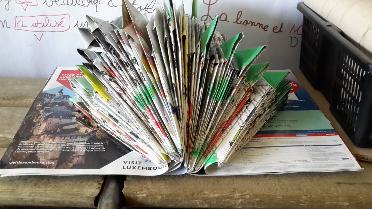 lescpce2depmc's tweet photo. Pour faire un hérisson, on utilise des vieux journaux pour ne pas gaspiller le papier. On plie les feuilles au fur et à mesure. #PMCE3D Lohore, Coumba, Arthur https://t.co/jM2RVXCPz8