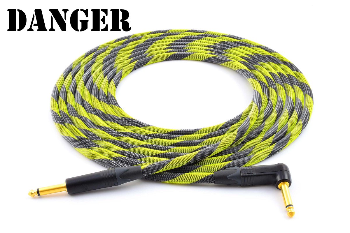 UroCables's tweet photo. Un acabado que nunca pasa inadvertido en ningún escenario es el espectacular "Danger". Franjas negras y amarillas recorren la superficie de cada modelo de cable con esta terminación. Puedes echarle un ojo y enamorarte de ellos en nuestra web https://t.co/Dkg0l3leg7 https://t.co/UbGGQD7B2A