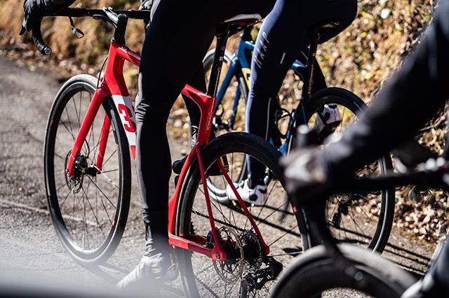 3Tbike's tweet photo. Road season is calling! 💫
.
.
Is it ever too early to take out the Strada for a spin? 🤨 What does your weather forecast predict?
.
.
📸: @giordanogarosio | @frank_schleck | @lina_bo
.
.
#3T #3Tbike #3Tstrada #StradaTeam #1x #aerobike #outsideisfree https://t.co/0u76U4g0Av https://t.co/OIsNdSB9Xf