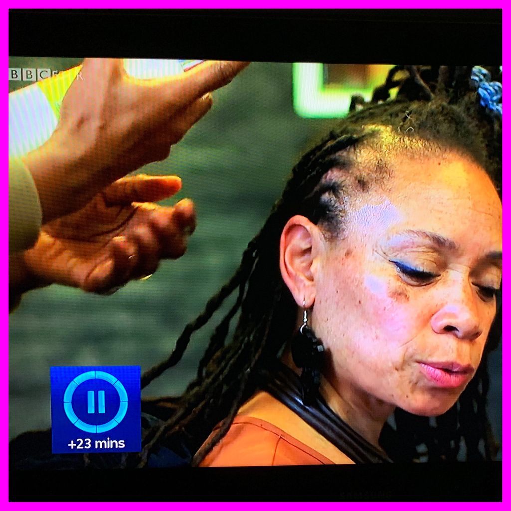 bbnaturalsuk's tweet photo. A mother knows her children anywhere. Picture me watching the excellent #TheFirstBlackBrummies on BBC last night (highly recommend). Then I spot @Khembes using our Loc-It-In spray (which she helped develop) to tighten Sue Brown’s locs😳
#thefirstbrummies #locspray #sisterlocs https://t.co/J7ZmuVOK6W