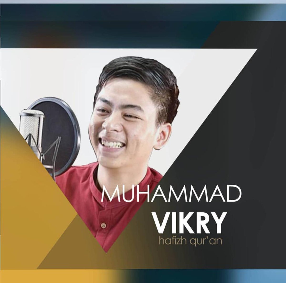 Ia adalah Hafizh Qur'an yang memiliki suara yang merdu nan indah. Ya, Muhammad Vickry bakalan hadir di EduFest. Jadi, buat kamu yang penasaran sama dia bisa banget deh hadir ke Education Festival 2019 #MovingForward