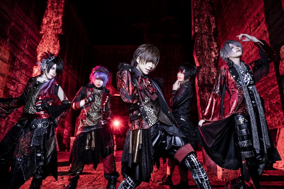 Show your last seen. Show your last seen. Ariana grande sweetener world tour. Closure рок группа. Лиса манобан as if its your last.