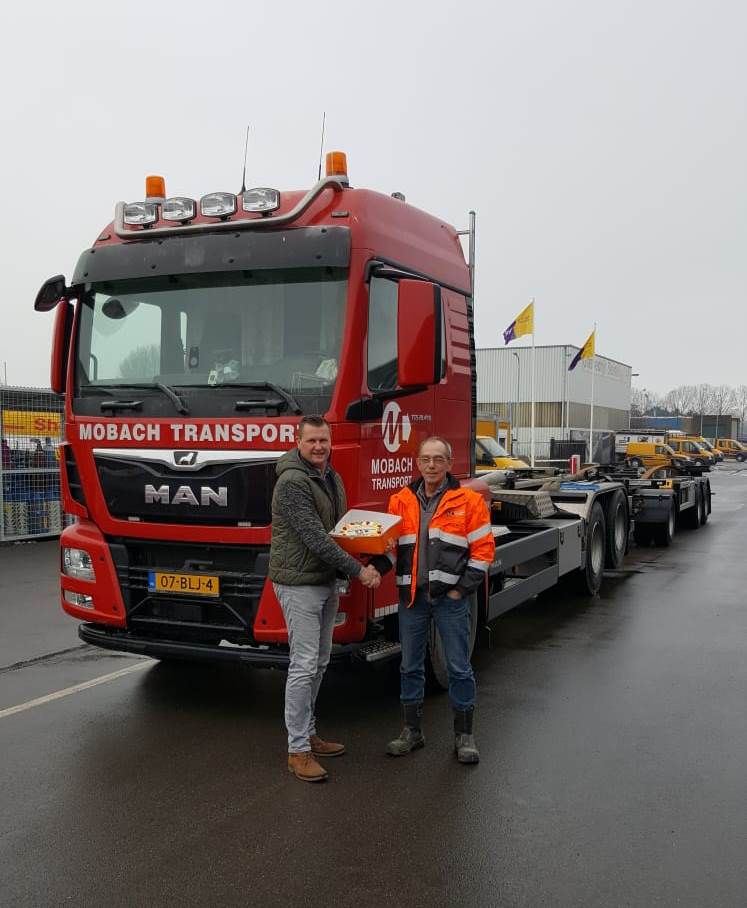 H4A_'s tweet image. Bij H4A werken mensen met passie voor techniek. Aanpakkers. Mensen die betrokken en veelzijdig zijn. Wij zijn trots dat er medewerkers zijn met wie wij deze passie al vele jaren mogen delen. We zetten hen dan ook graag in het zonnetje🌞 

#maakhetbijH4A #trots #jubilarissen