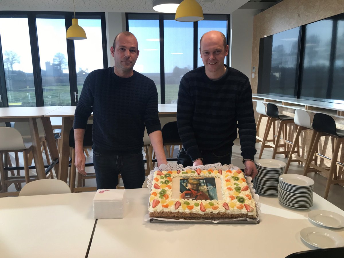 H4A_'s tweet image. Bij H4A werken mensen met passie voor techniek. Aanpakkers. Mensen die betrokken en veelzijdig zijn. Wij zijn trots dat er medewerkers zijn met wie wij deze passie al vele jaren mogen delen. We zetten hen dan ook graag in het zonnetje🌞 

#maakhetbijH4A #trots #jubilarissen