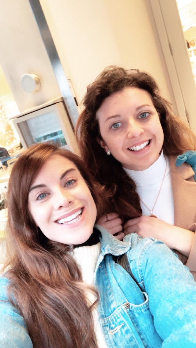 EMMSEWA's tweet image. What a pleasure meeting this beautiful @BelowDeck brunette today ... lots of lovely synergy @Julia_belowdeck 💙💕😊💕 #bravotv #belowdeck #knewwedgeton